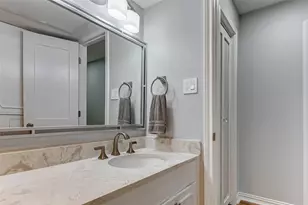 7600 Burgoyne Rd, Houston, TX 77063 - Photo 17