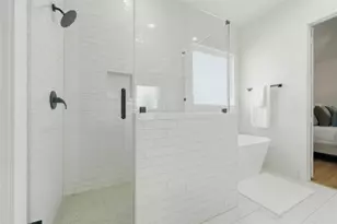 1307 E 27th St, Houston, TX 77009 - Photo 19