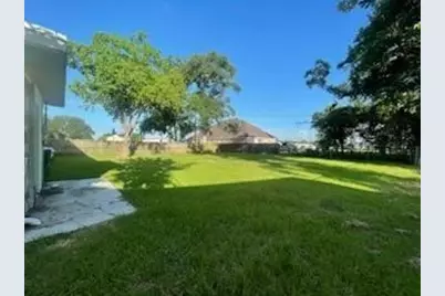 1114 E Pecan Street, Angleton, TX 77515 - Photo 19