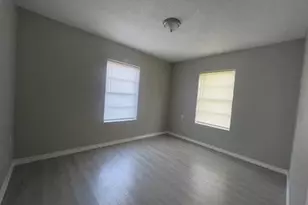 1114 E Pecan St, Angleton, TX 77515 - Photo 9