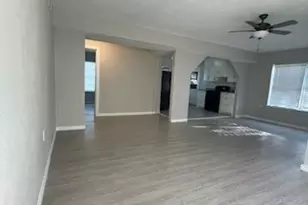 1114 E Pecan St, Angleton, TX 77515 - Photo 5