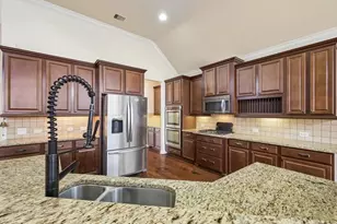 1701 Preserve Ln, Pearland, TX 77089 - Photo 9
