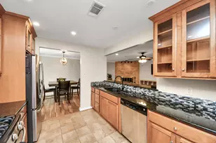 5838 Silver Frst Dr, Houston, TX 77092 - Photo 9