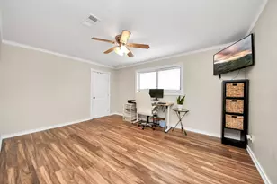 5838 Silver Frst Dr, Houston, TX 77092 - Photo 13