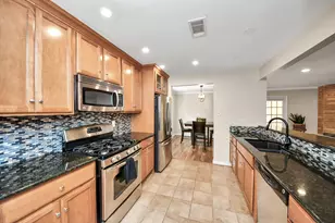 5838 Silver Frst Dr, Houston, TX 77092 - Photo 9