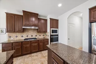2728 Ravens Creek Dr, Pearland, TX 77584 - Photo 11