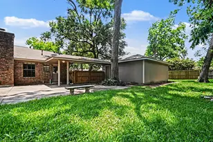 62 Daffodil Ct, Lake Jackson, TX 77566 - Photo 37