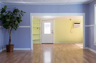 418 W Austin St, Bellville, TX 77418 - Photo 5