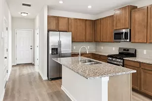 1929 N Riverside Cir, Dayton, TX 77535 - Photo 5