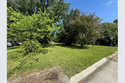 5414 Lorraine Drive, Baytown, TX 77521 - Photo 3