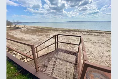 709 Cr 4921, Etoile, TX 75944 - Photo 3