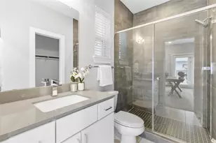 8409 Hempstead Rd, Houston, TX 77008 - Photo 23