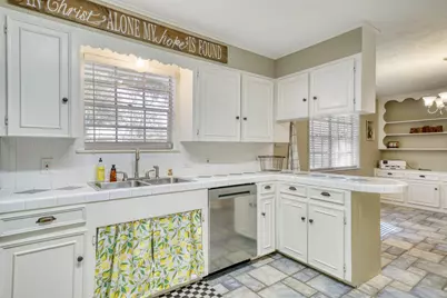 1109 S State Street, Madisonville, TX 77864 - Photo 9