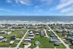 611 Fort Velasco Dr, Freeport, TX 77541 - Photo 3