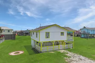 611 Fort Velasco Dr, Surfside Beach, TX 77541 - Photo 1