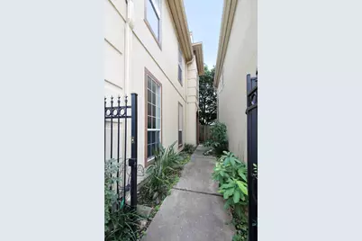 4242 Jack, Houston, TX 77006 - Photo 37