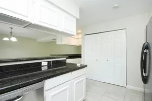 14641 Perthshire Rd, Houston, TX 77079 - Photo 13