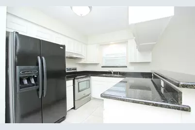14641 Perthshire Road, Houston, TX 77079 - Photo 11