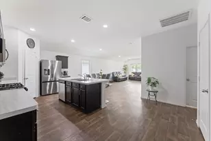 12611 NW Landon Light Ln, Houston, TX 77038 - Photo 11