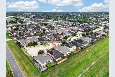 8806 Willow Wind Lane, Houston, TX 77083 - Photo 9