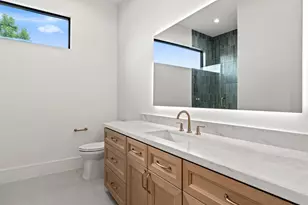 4814 Locust St, Bellaire, TX 77401 - Photo 29