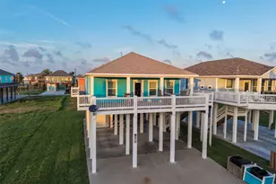 876 Palmetto Dr, Port Bolivar, TX 77650 - Photo 1