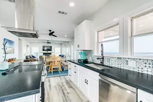 13106 Bermuda Beach Dr, Galveston, TX 77554 - Photo 31