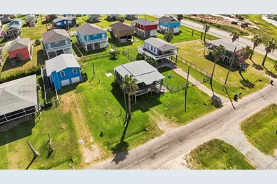 319 Coral Court, Surfside Beach, TX 77541 - Photo 3