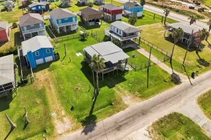 319 Coral Ct, Surfside Beach, TX 77541 - Photo 3