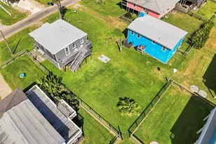 319 Coral Ct, Surfside Beach, TX 77541 - Photo 7