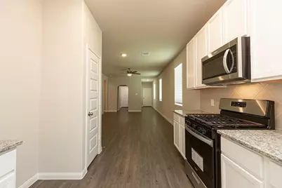 14042 Chinook Drive, Conroe, TX 77384 - Photo 9