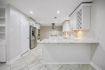 5718 Belrose Drive, Houston, TX 77035 - Photo 13