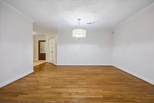 5718 Belrose Dr, Houston, TX 77035 - Photo 9