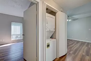 10049 Westpark Dr, Houston, TX 77042 - Photo 29