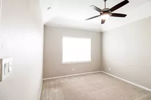 6434 Upper Leaf Ct, League City, TX 77539 - Photo 7