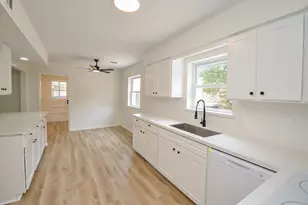 10623 Longmont Dr, Houston, TX 77042 - Photo 11