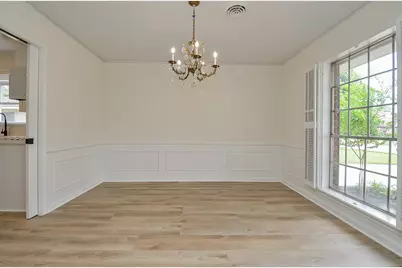 10623 Longmont Drive, Houston, TX 77042 - Photo 9