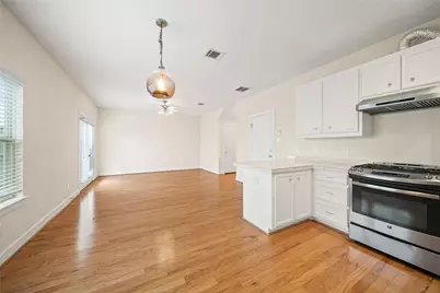 3726 Main Poplar Dr, Houston, TX 77025 - Photo 7