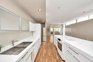 1113 W 17th St, Houston, TX 77008 - Photo 9