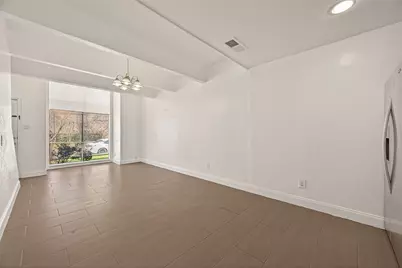 5929 Queensloch Drive #118, Houston, TX 77096 - Photo 9