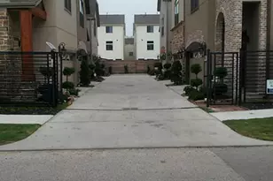 5747 Larkin St, Houston, TX 77007 - Photo 9