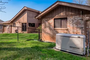 1433 Greenbriar Dr, Huntsville, TX 77340 - Photo 47