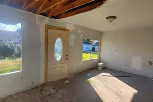 7417 Miley St, Houston, TX 77028 - Photo 13