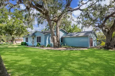 706 E New York Street, Brazoria, TX 77422 - Photo 1