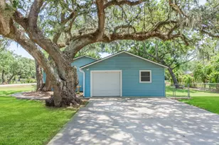 706 E New York St, Brazoria, TX 77422 - Photo 23