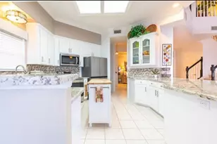 423 Hana Dr, Tiki Island, TX 77554 - Photo 15