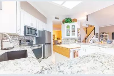 423 Hana Drive, Tiki Island, TX 77554 - Photo 11