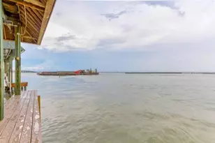 423 Hana Dr, Tiki Island, TX 77554 - Photo 41