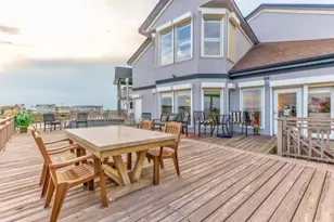 423 Hana Dr, Tiki Island, TX 77554 - Photo 45