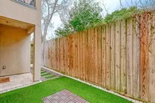 1910 Oakdale St, Houston, TX 77004 - Photo 9